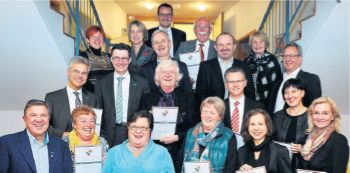 Gemeinsam fördern macht Freude. Im Bild: Einige der Förderer und Sponsoren mit dem Fördervereinsvorsitzenden Markus Boucsein