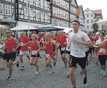 Läufergruppe in der Melsunger Innenstadt