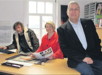 Wechsel im Übergangsbüro: Wolfgang Zielke geht in Rente, Friedhelm Roth und Jutta Emde übernehmen seinen Job gemeinsam. Foto: Hildebrand