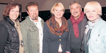 Im Gespräch: Die fünf Haussammler von links Maria Althaus, Walter Kappes, Jutta Busse-Danneil, Dietmar Dargel und Helga Steube berichten von ihren Erfahrungen. Foto: Wenderoth